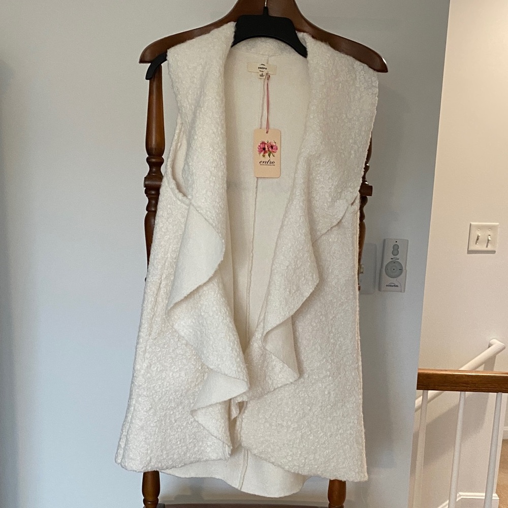 Entro Cream Textured Sleeveless Vest